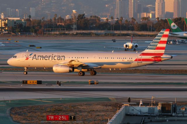 Airbus A321 (N971UY)