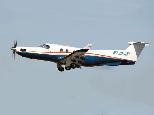 Pilatus PC-12 (N230UH)