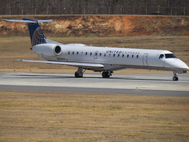 Embraer ERJ-145 (N13979)