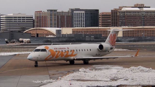 Canadair Regional Jet CRJ-200 (C-FEJA)