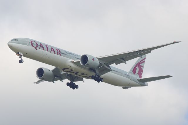 BOEING 777-300ER (A7-BAL)