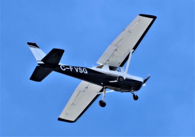 C-FVSG — - C-FVSG Cessna 152 Cargair Ltee survolant la ville de Lavaltrie QC. le 11-03-2023 à 15:48