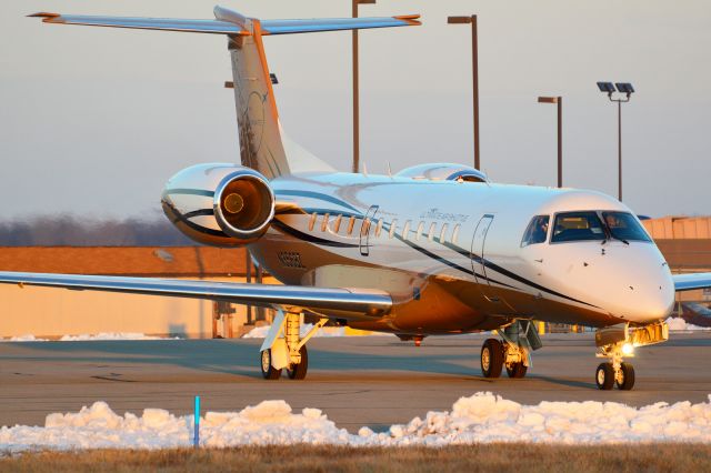 Embraer ERJ-135 (UJC56)