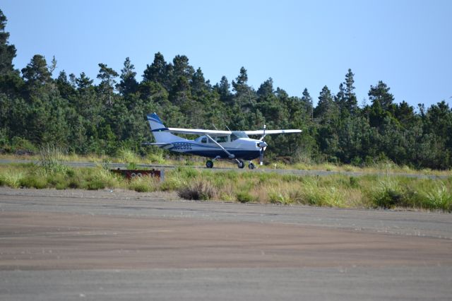 Cessna 205 (N8233Z) - Sitting in the hangar we saw this beauty come in. 8/9/22