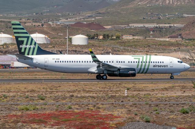 Boeing 737-800 (OY-ASD)