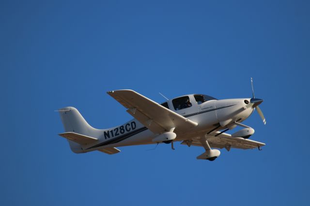 Cirrus SR-22 (N128CD)