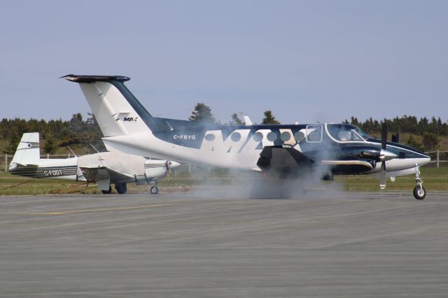 Beechcraft Super King Air 200 (C-FBYG) - Lorsqu’il allumer sont ces hélice.