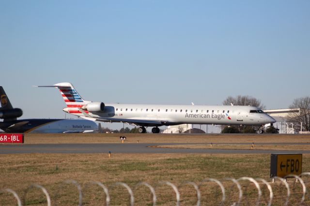 Canadair Regional Jet CRJ-900 (N572NN)