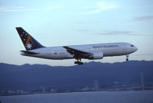 BOEING 767-200 (VH-RWC)