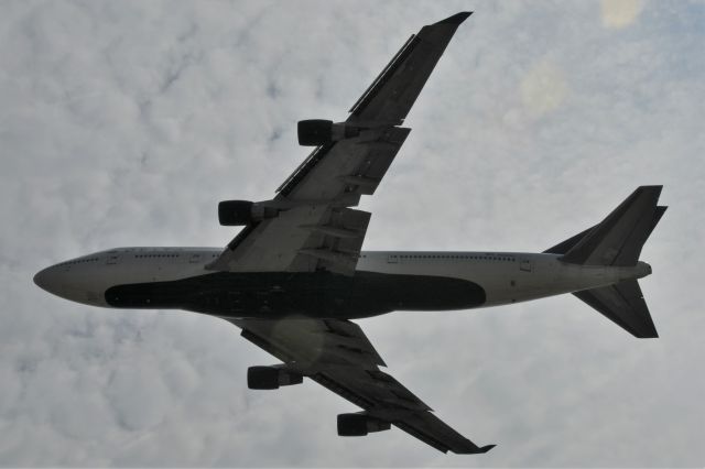 Boeing 747-400 (N662US) - Aluminum Overcast