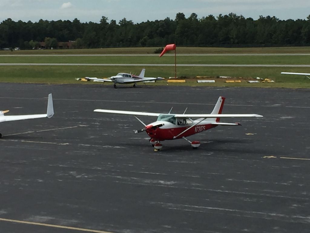 Cessna Skyhawk (N7307S)