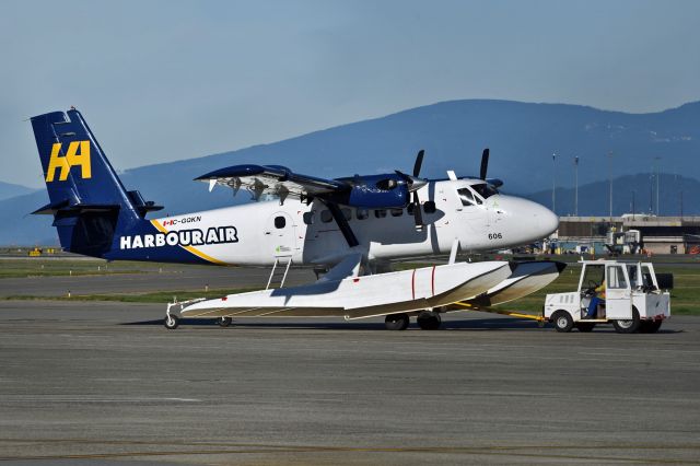 De Havilland Canada Twin Otter (C-GKQN)