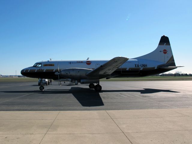 CONVAIR CV-580 (XA-UNH)