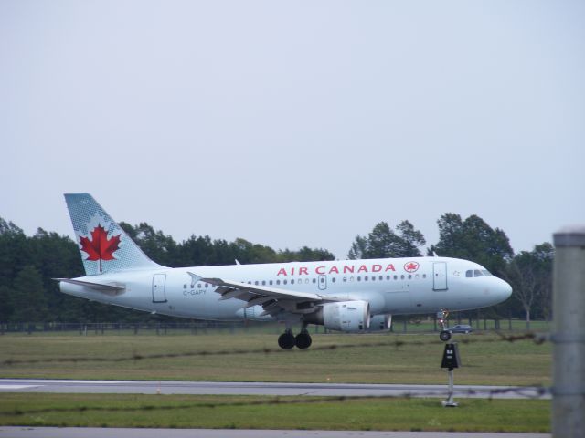 Airbus A319 (C-GAPY) - landing on # 25