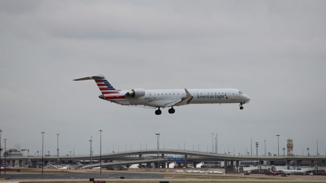 Canadair Regional Jet CRJ-900 (N914FJ)