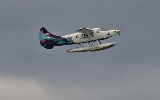 De Havilland Canada DHC-3 Otter (N707KA) - Departing Seattle Lake Union Seaplane Base with the Seattle Kraken livery. 