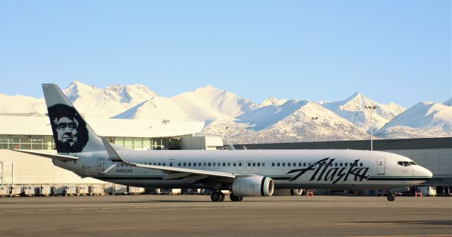 Boeing 737-900 (N403AS)