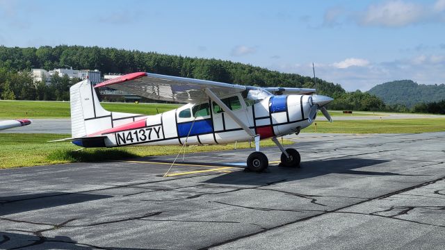 Cessna Skywagon (N4137Y)