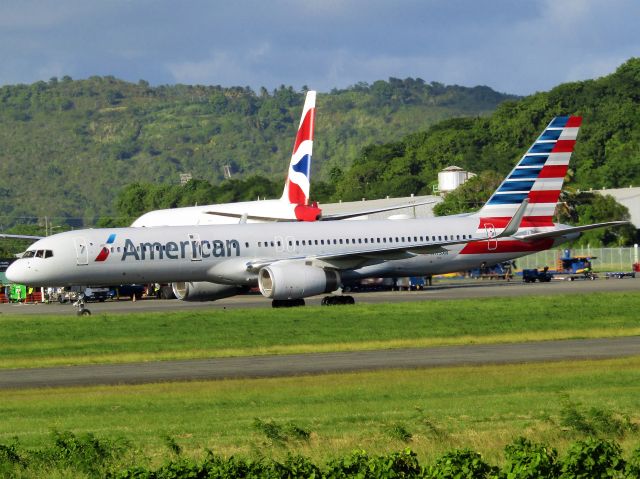 Boeing 757-200 (N175AN)