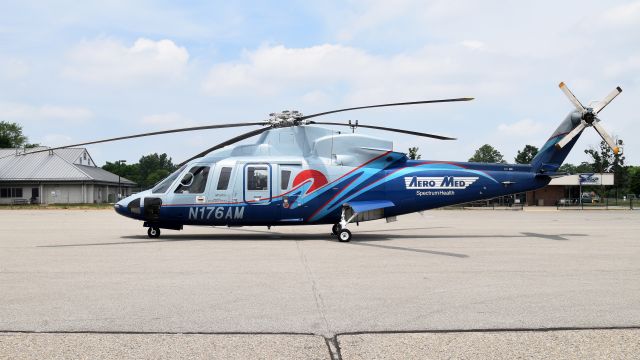 Sikorsky S-76 (N176AM)