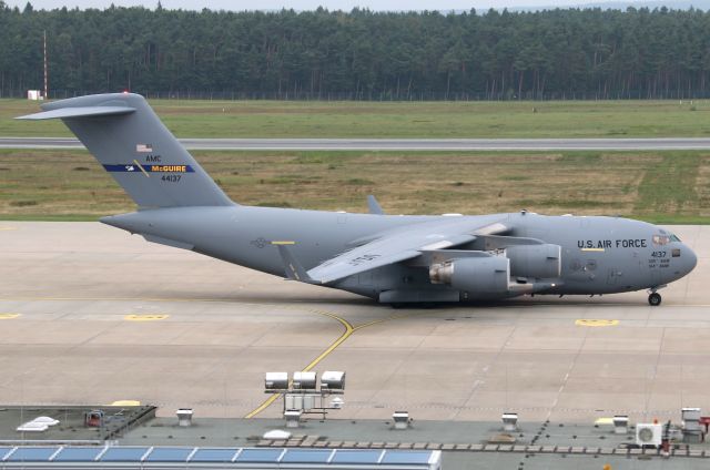 Boeing Globemaster III (04-4137)