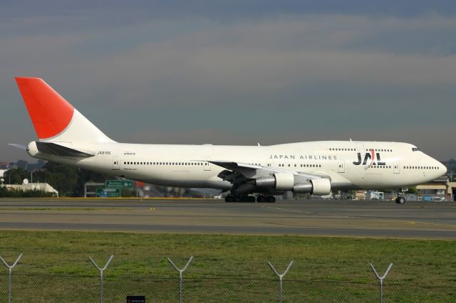 BOEING 747-300 (JA8166)