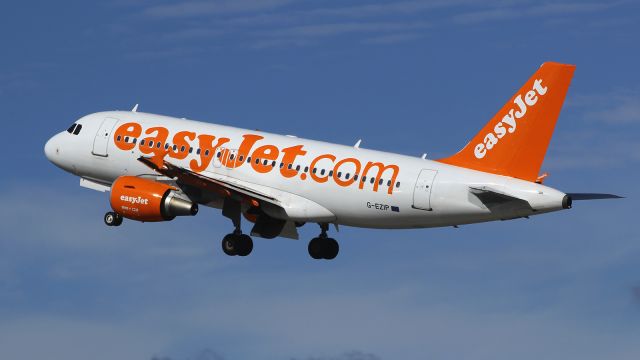 Airbus A319 (G-EZIP)