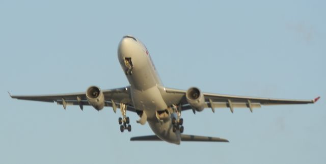 Airbus A330-300 (HB-JHI)