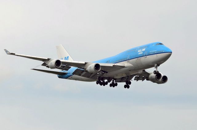 Boeing 747-200 (PH-BFY) - Incoming on 24R - Aug.14,2015