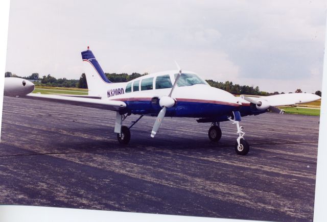 Cessna Executive Skyknight (N320RD)