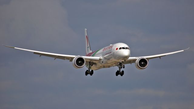 Boeing 787-9 Dreamliner (CN-RGY) - Rare landing runway 24/06