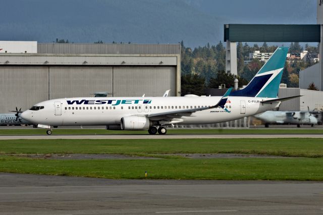 Boeing 737-800 (C-FUJR)