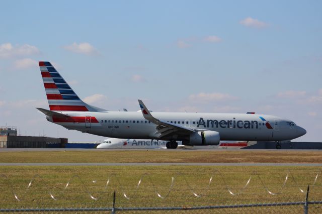 Boeing 737-800 (N945NN)