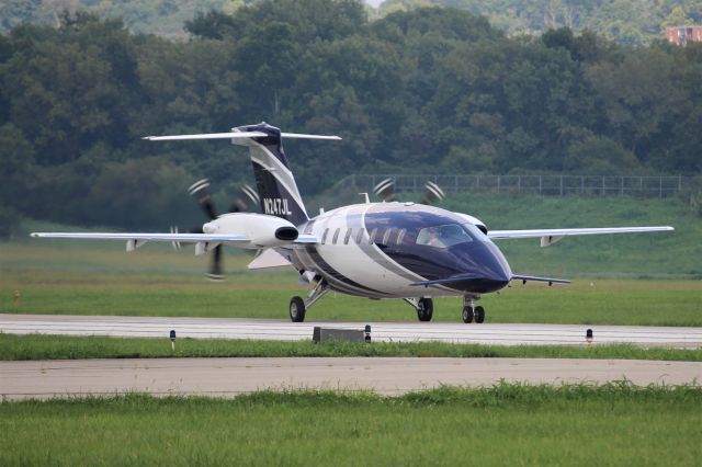 Piaggio P.180 Avanti (N247JL) - Arriving home on runway 25 at Lunken.