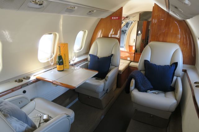 Learjet 60 (N744RD)
