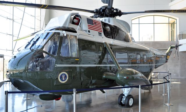 Sikorsky Sea King (15-0611) - VH-3A 150611, Ronald Reagan Presidential Library, Simi Valley, April 2010