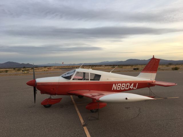 Piper Cherokee (N8804J)