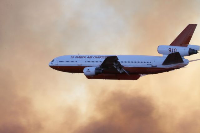 BOEING 737-400 (N430AX) - Yorba Linda california fire