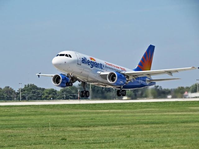 Airbus A319 (N301NV)