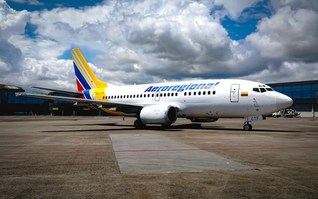 Boeing 737-500 (HC-CTF)