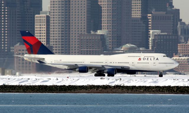 Boeing 747-400 (N669US)