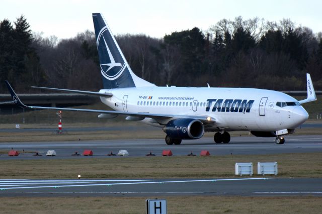 Boeing 737-700 (YR-BGI)