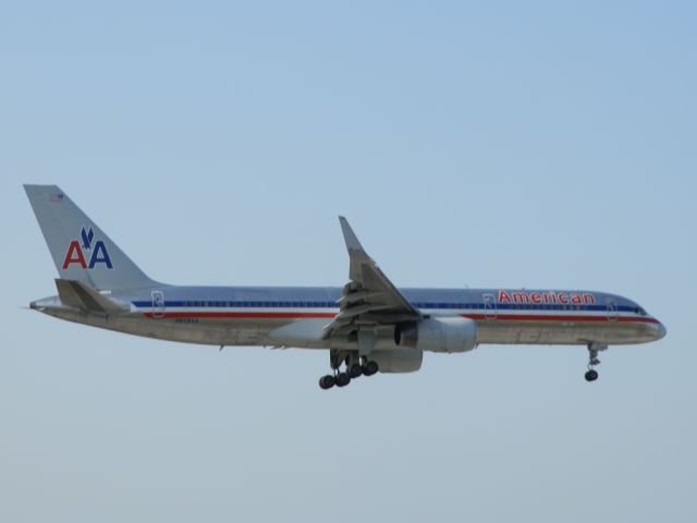 Boeing 757-200 (N659AA)