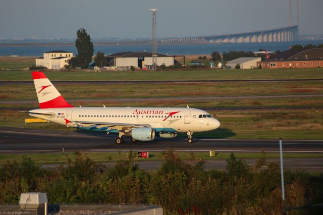 OE-LDF — - Taxie to runway, for takeoff, August 2009