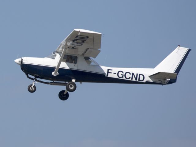 Cessna 152 (F-GCND) - Departure runway 17 at Cannes, France.