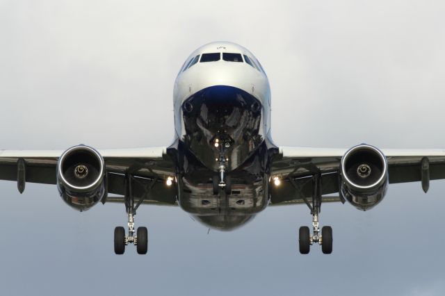 — — - Approaching LHR.