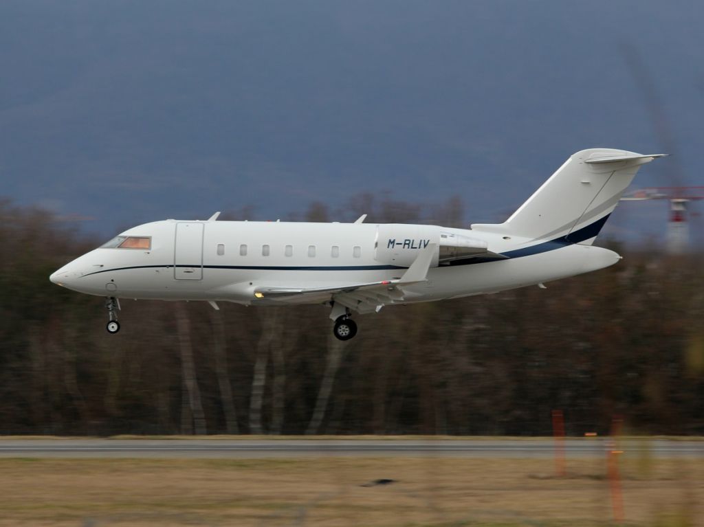 Canadair Challenger (M-RLIV)