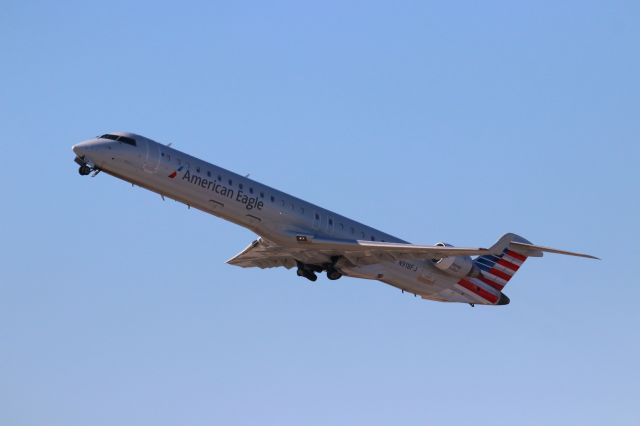 Canadair Regional Jet CRJ-900 (N918FJ)