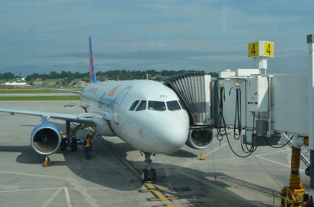 Airbus A320 (N229NV) - Seeing my plane taxi up to gate was an awesome experience.