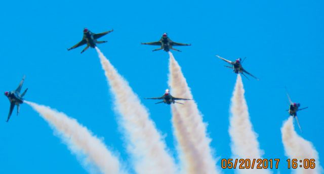 Lockheed F-16 Fighting Falcon (92-3898)